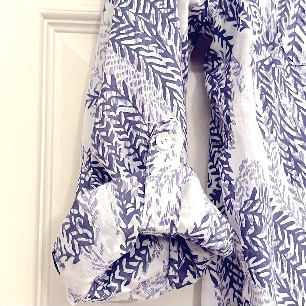 🌸3/$25 Merona Floral Botanical Print Lightweight Button Up Shirt, Blue Size XS - Picture 2 of 11